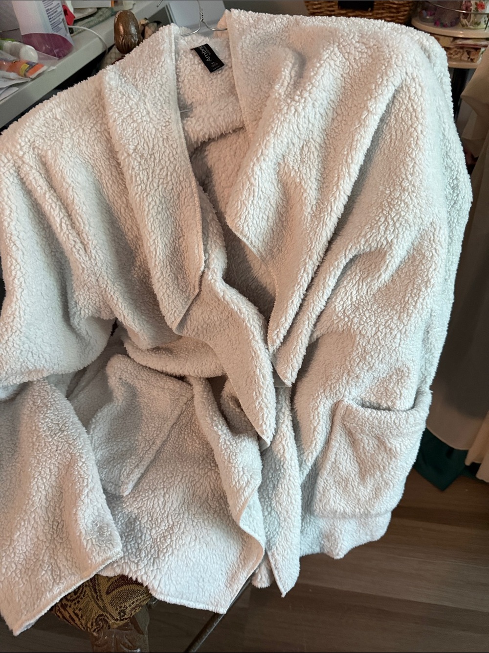 Ambrielle Plush Sherpa Robe in Light Cream xl
